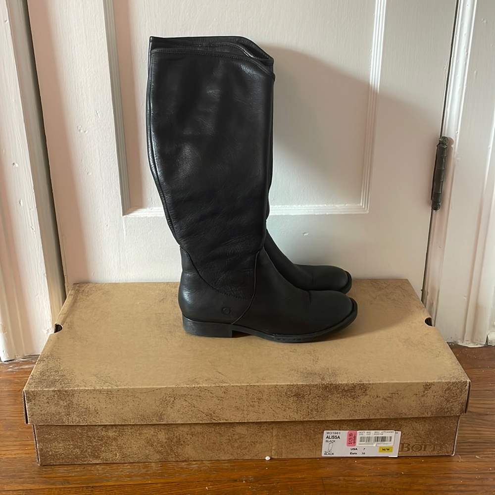 Born black boots size 7